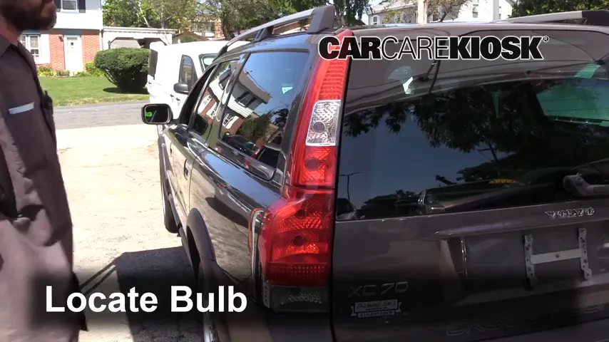 2006 Volvo XC70 2.5L 5 Cyl. Turbo Lights Turn Signal - Rear (replace bulb)